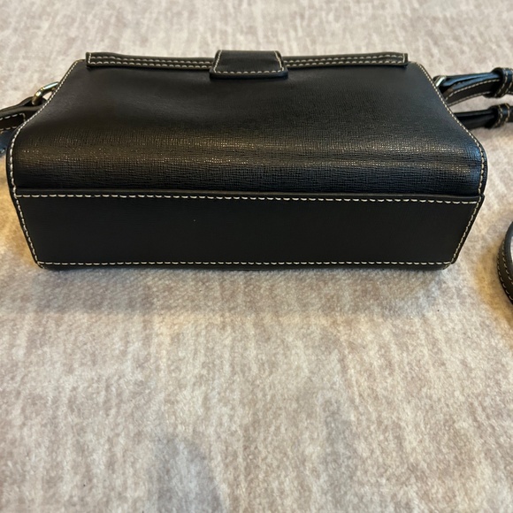 Authentic Dooney & Bourke Saffiano Leather Kyra Crossbody and Matching Wallet - Picture 4 of 16